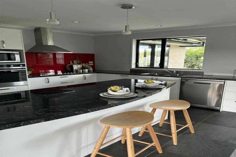 Photo of property in 4 Kowi Lakes Drive, One Tree Point, 0118