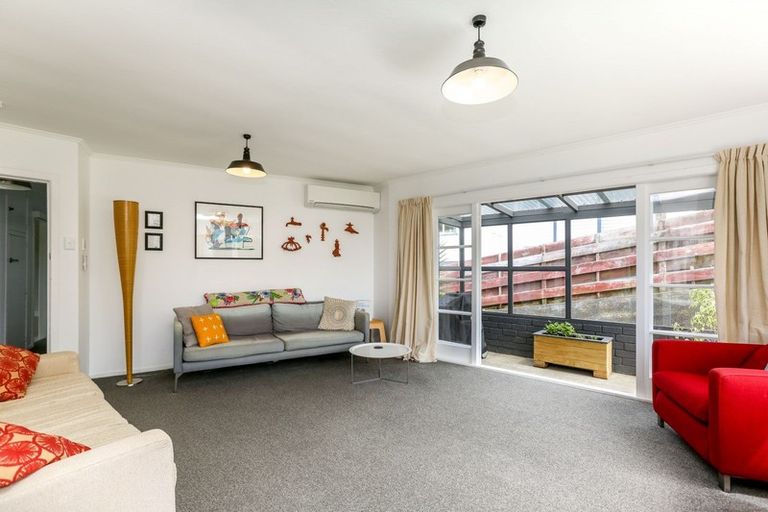 Photo of property in 22 Stuart Place, Blagdon, New Plymouth, 4310