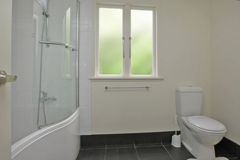 Photo of property in 64 Eden Street, Island Bay, Wellington, 6023