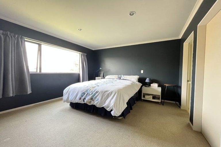 Photo of property in 18 Pendennis Point, Camborne, Porirua, 5026