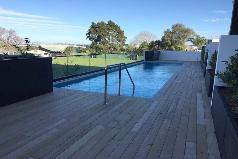 Photo of property in Frank Sargeson Apts, 104/74 Anzac Street, Takapuna, Auckland, 0622