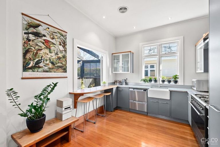 Photo of property in 1/24 Totara Crescent, Woburn, Lower Hutt, 5010