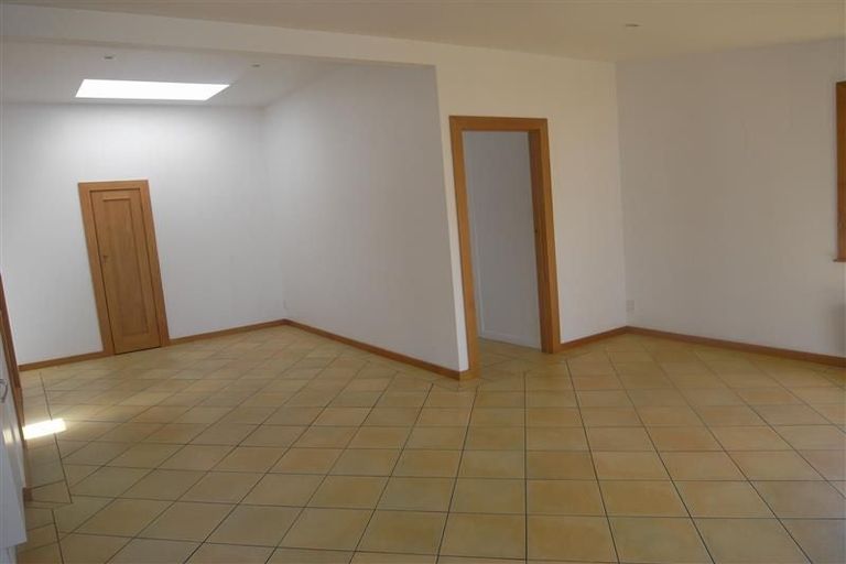 Photo of property in 37 Walmer Road, Point Chevalier, Auckland, 1022