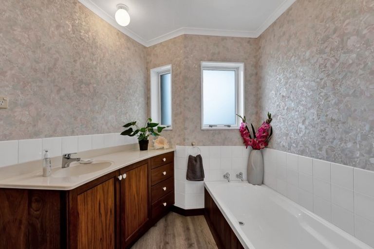 Photo of property in 22 Princess Street, Waitara, 4320