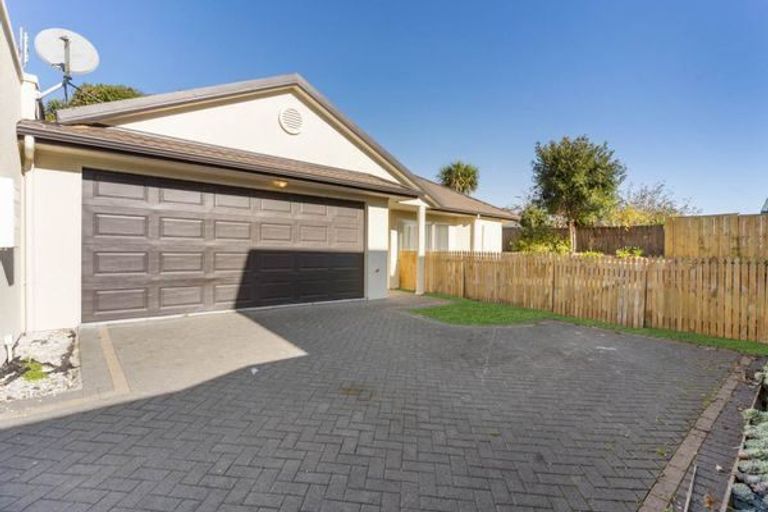 Photo of property in 3/8 Saints Court, Manurewa, Auckland, 2102