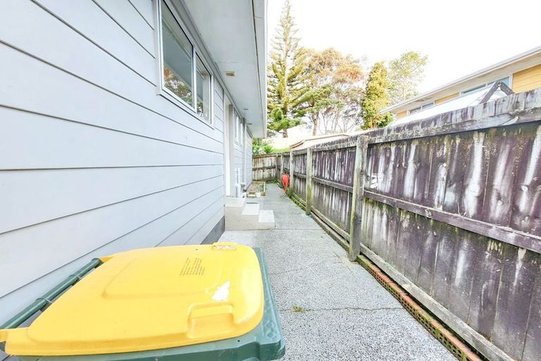 Photo of property in 7 Garton Drive, Massey, Auckland, 0614