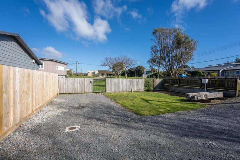 Photo of property in 10 Alexander Road, Raumati Beach, Paraparaumu, 5032