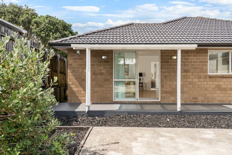 Photo of property in 1d Kuaka Place, New Lynn, Auckland, 0600