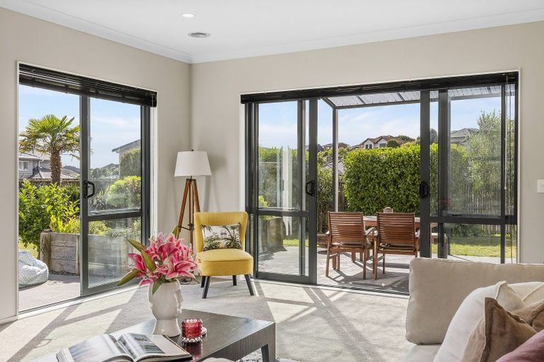 Photo of property in 4 Edington Grove, Churton Park, Wellington, 6037