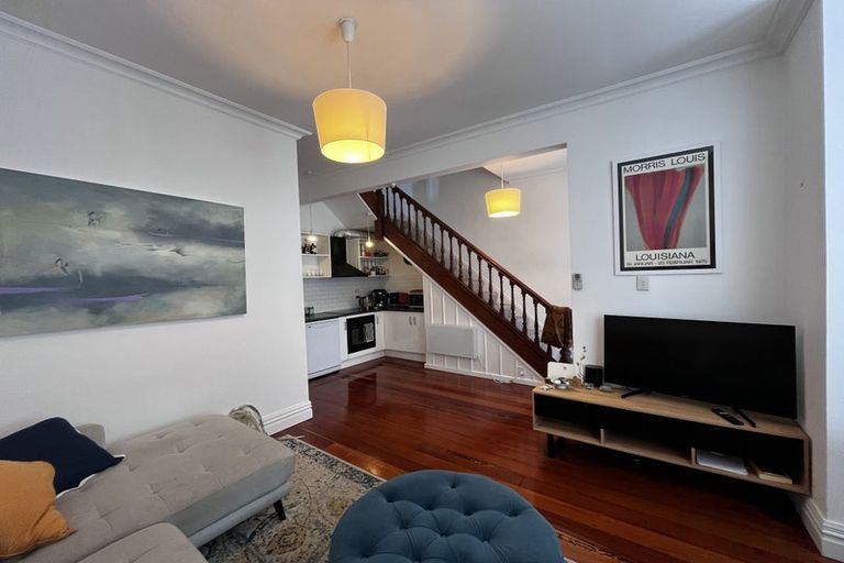 Photo of property in 69 Rolleston Street, Mount Cook, Wellington, 6021