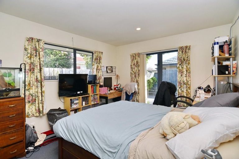 Photo of property in 30a Peer Street, Upper Riccarton, Christchurch, 8041