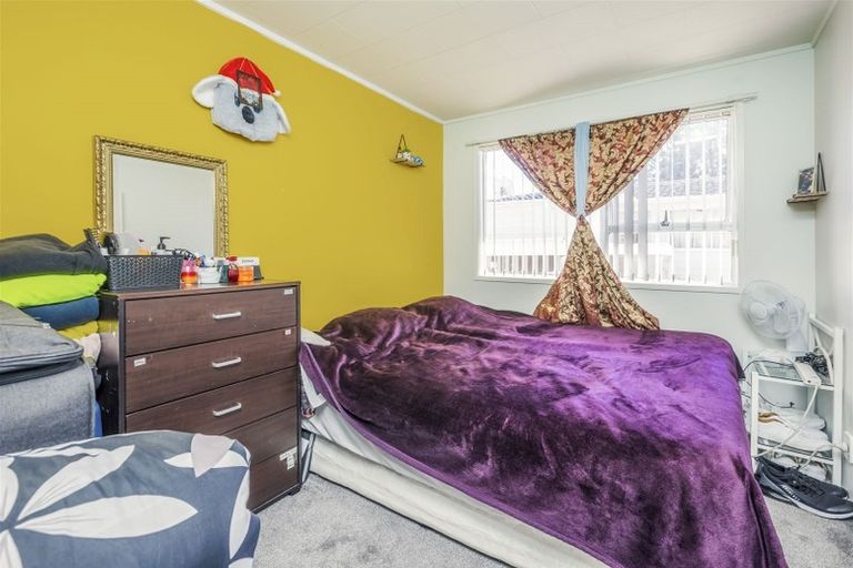 Photo of property in 2/118 Hillcrest Road, Papatoetoe, Auckland, 2025