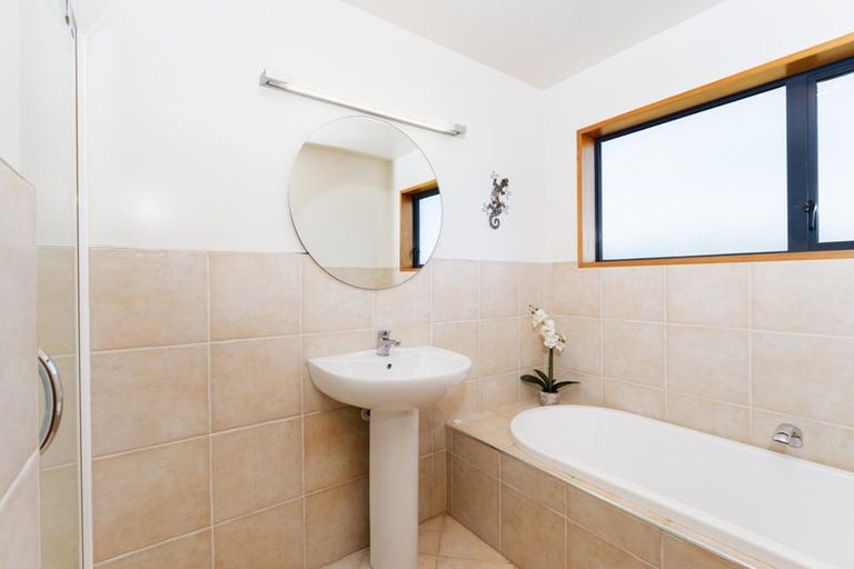 Photo of property in 14 Kingsgate Lane, Waihola, Milton, 9073