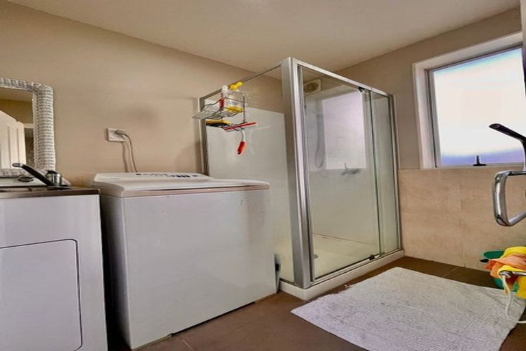 Photo of property in 14/6 Islington Avenue, New Lynn, Auckland, 0600