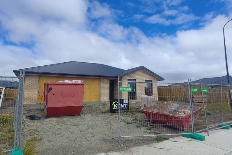 Photo of property in 19 Ellmers Street, Woodend, 7691