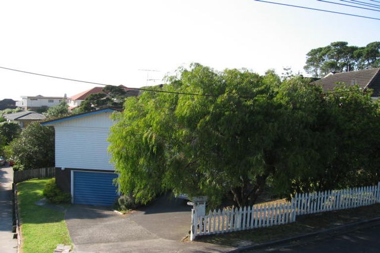 Photo of property in 729a East Coast Road, Browns Bay, Auckland, 0630