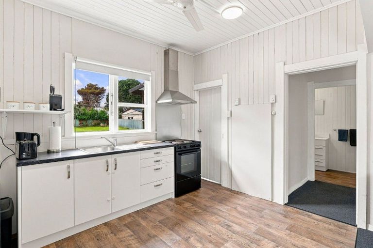 Photo of property in 36 Matai Street, Castlecliff, Whanganui, 4501