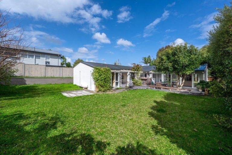 Photo of property in 13 Tyrian Close, Half Moon Bay, Auckland, 2012