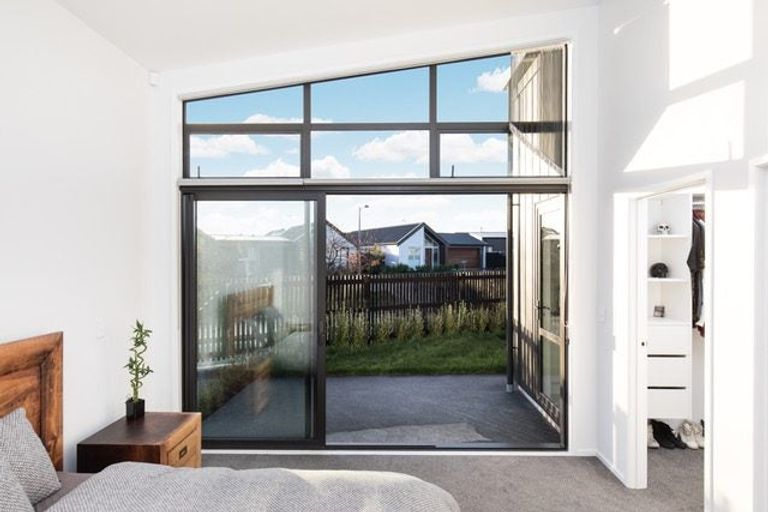 Photo of property in 2 Parachute Crescent, Papakura, 2110