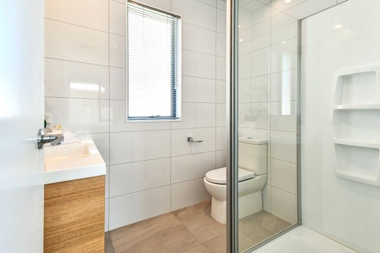 Photo of property in 9 Waituarua Drive, Takanini, 2112