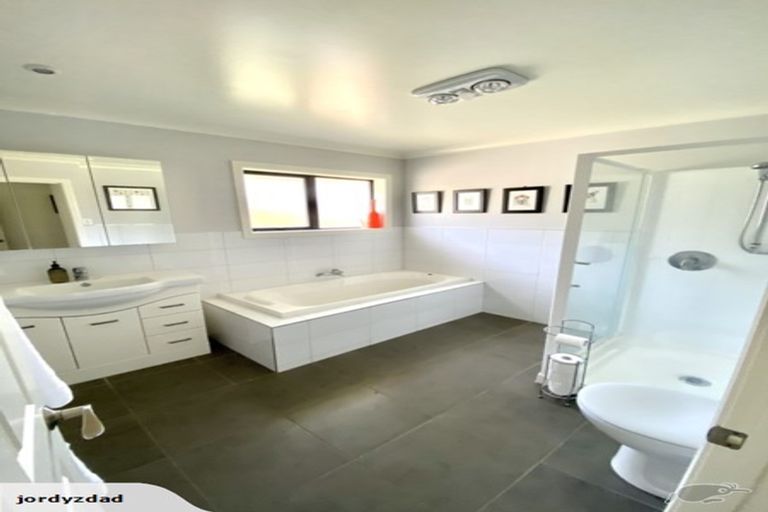 Photo of property in 16 Tokerau Crescent, Pukekohe, 2120