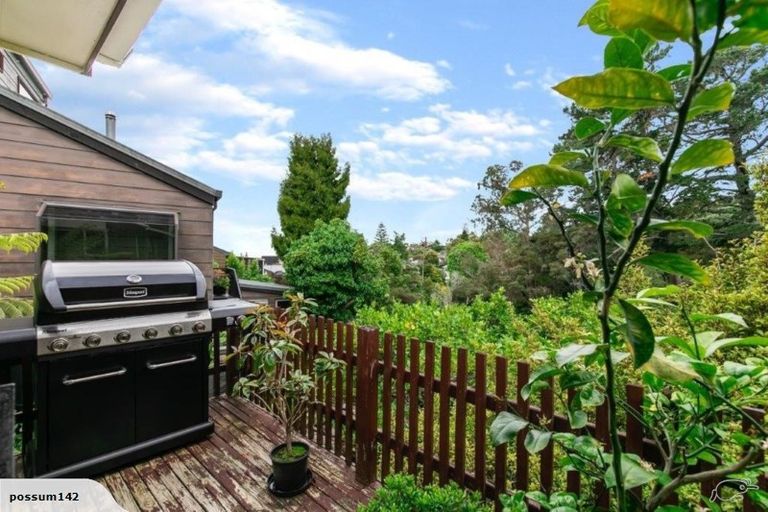 Photo of property in 9 Menear Lane, Hillcrest, Auckland, 0627