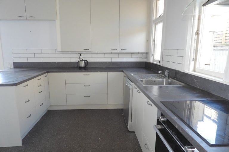 Photo of property in 35 Wharfe Street, South Hill, Oamaru, 9400