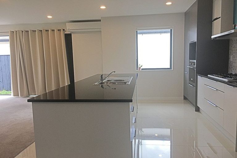 Photo of property in 18 Treestump Road, Takanini, 2112