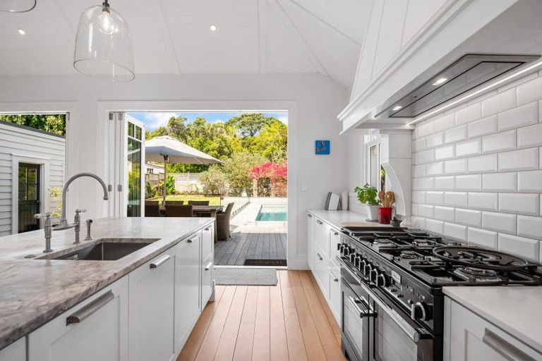 Photo of property in 58 Albert Road, Devonport, Auckland, 0624