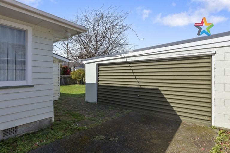 Photo of property in 35 Garden Road, Avalon, Lower Hutt, 5011