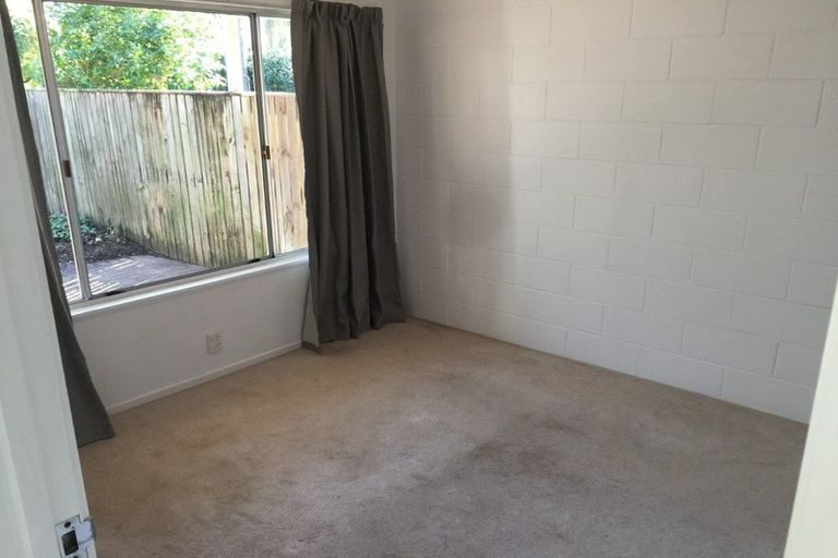 Photo of property in 1/72l Kitchener Road, Milford, Auckland, 0620