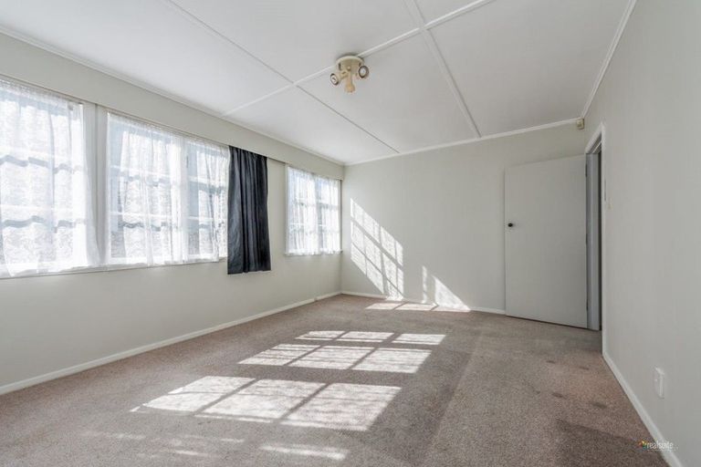 Photo of property in 1258 High Street, Taita, Lower Hutt, 5011