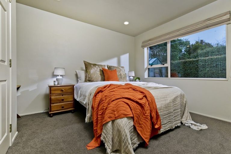 Photo of property in 14 Waipuia Place, Greenhithe, Auckland, 0632