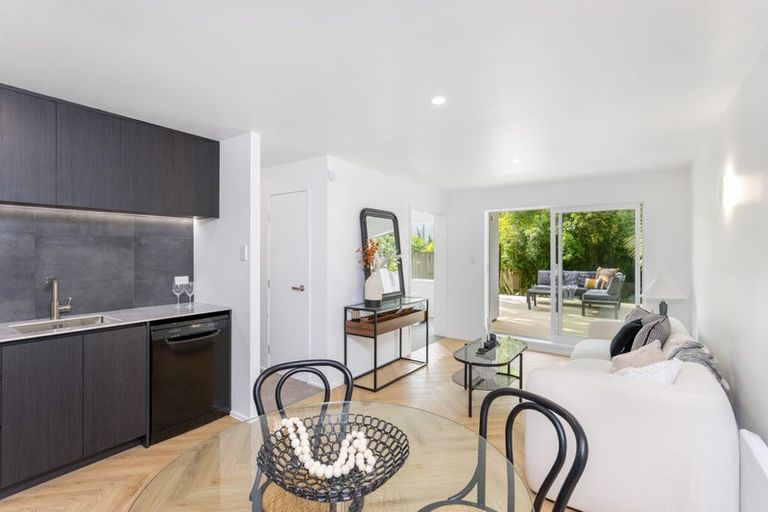 Photo of property in 3/73 Princes Street, Northcote Point, Auckland, 0627