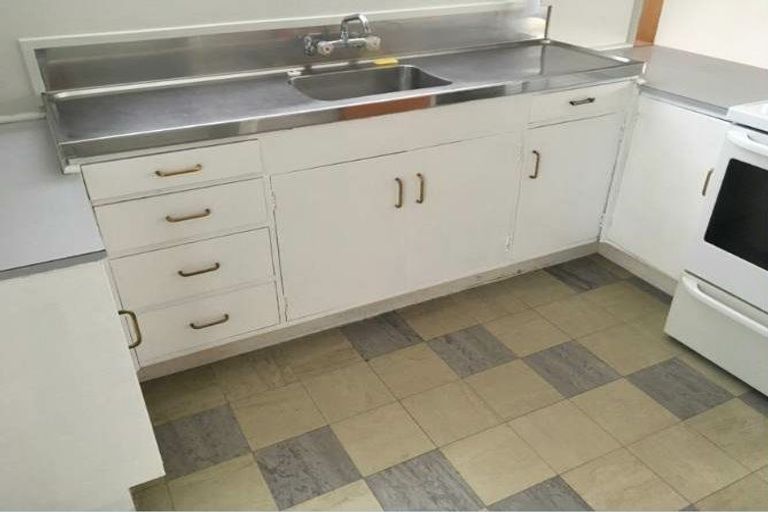 Photo of property in 42 View Street, Maungaturoto, 0520