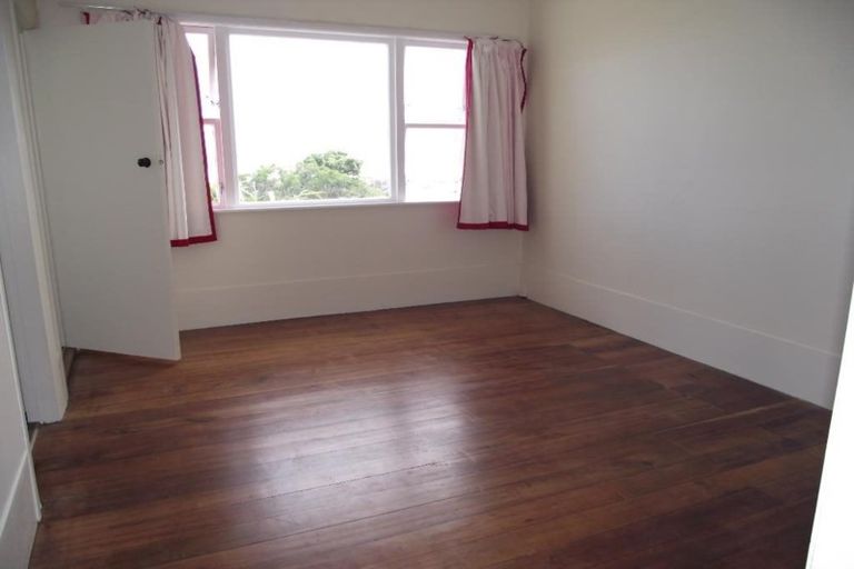 Photo of property in 388 The Esplanade, Island Bay, Wellington, 6023