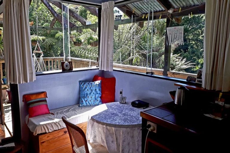 Photo of property in 5 Opahi Bay Road, Mahurangi West, Warkworth, 0983