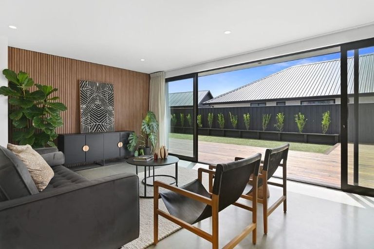 Photo of property in 9 Reece Place, Marshland, Christchurch, 8051