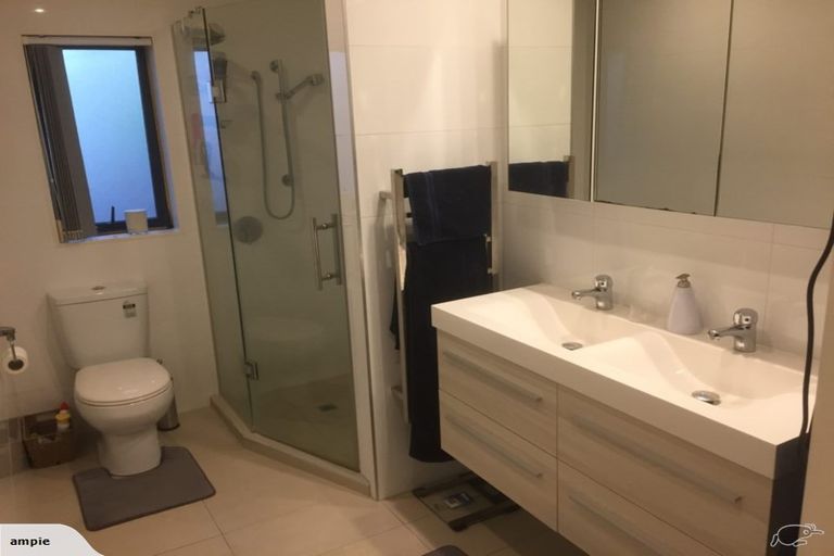 Photo of property in 17 Ohau Court, Fairview Heights, Auckland, 0632