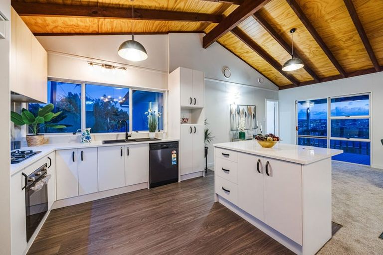 Photo of property in 4/89a Royal Road, Massey, Auckland, 0614