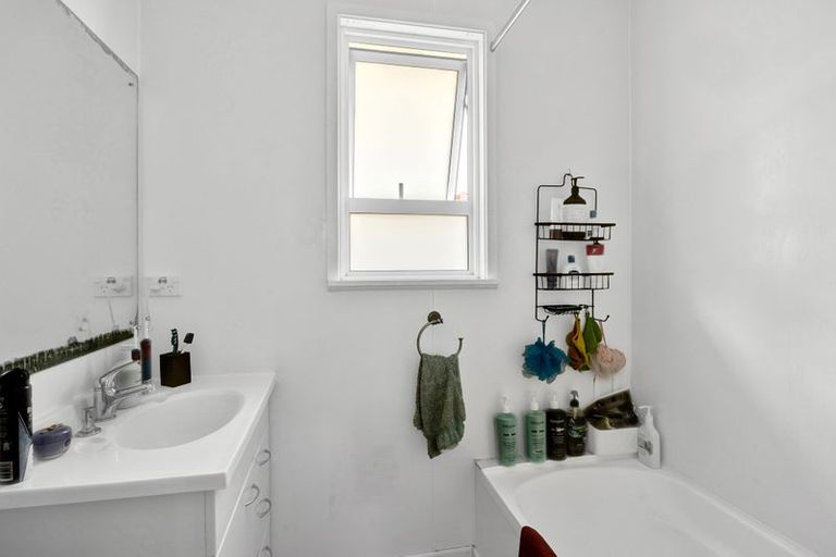 Photo of property in 5 Belair Avenue, Blagdon, New Plymouth, 4310