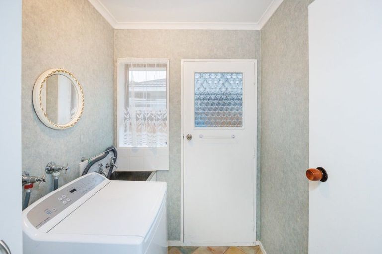 Photo of property in 1/11 Woodfield Avenue, Roslyn, Palmerston North, 4414