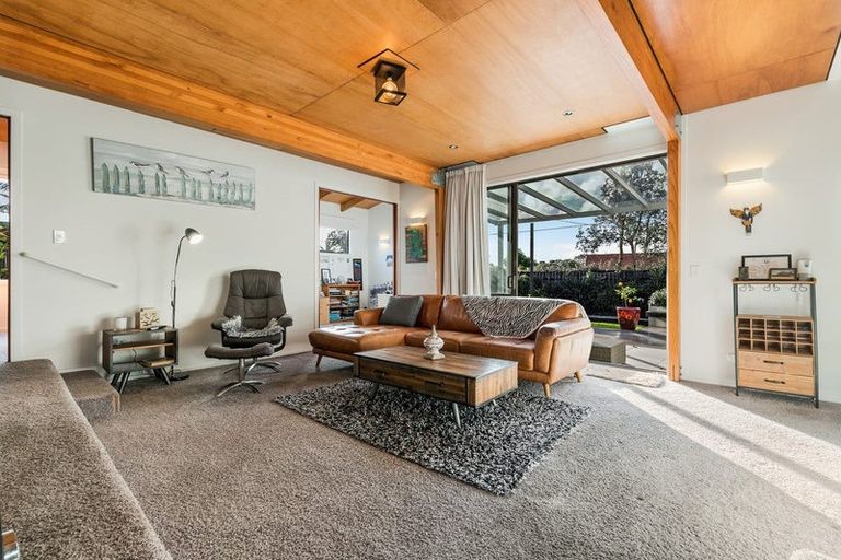 Photo of property in 68a Bay Street, Red Beach, 0932