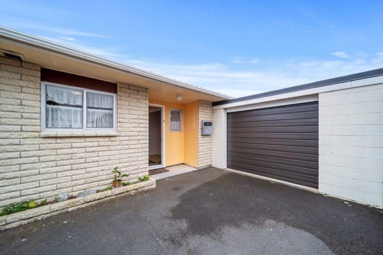 Photo of property in 4/32 Young Street, New Plymouth, 4310