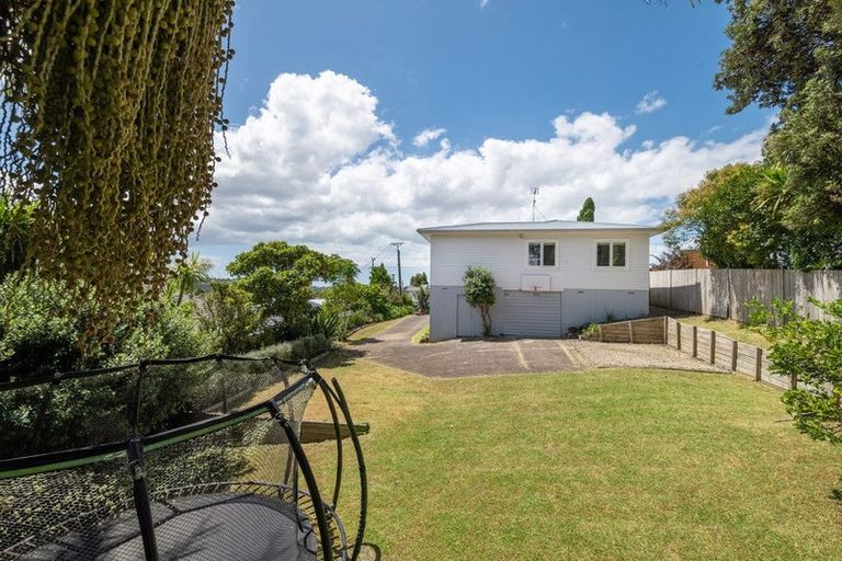 Photo of property in 34 Tiri Tiri Road, Birkdale, Auckland, 0626