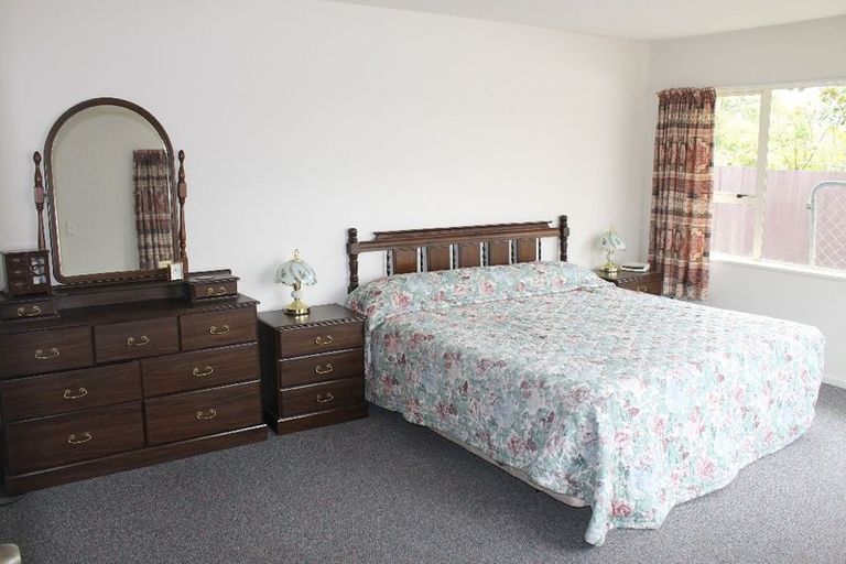 Photo of property in 51 Appleby Crescent, Burnside, Christchurch, 8053