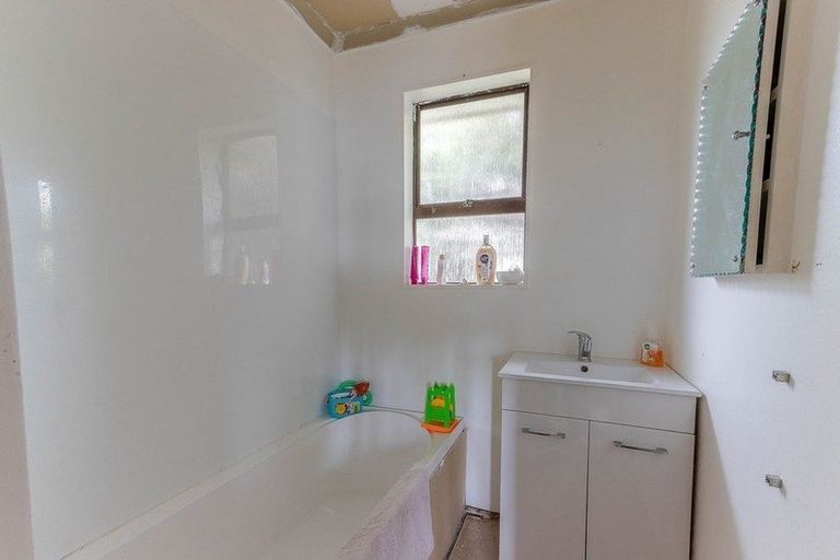 Photo of property in 76 Matai Street, Castlecliff, Whanganui, 4501