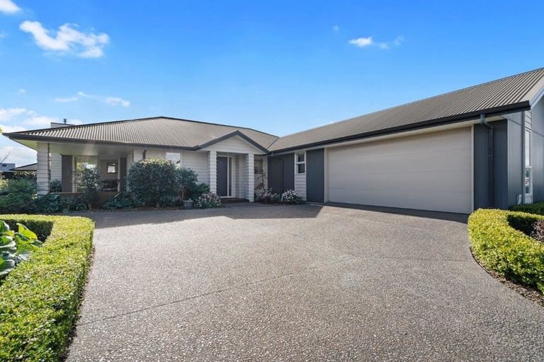 Photo of property in 34 Awatira Drive, Papamoa Beach, Papamoa, 3118