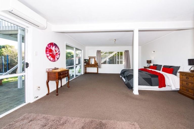 Photo of property in 24 Venus Place, Half Moon Bay, Auckland, 2012