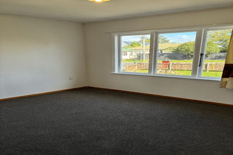 Photo of property in 58 Sutton Crescent, Papakura, 2110